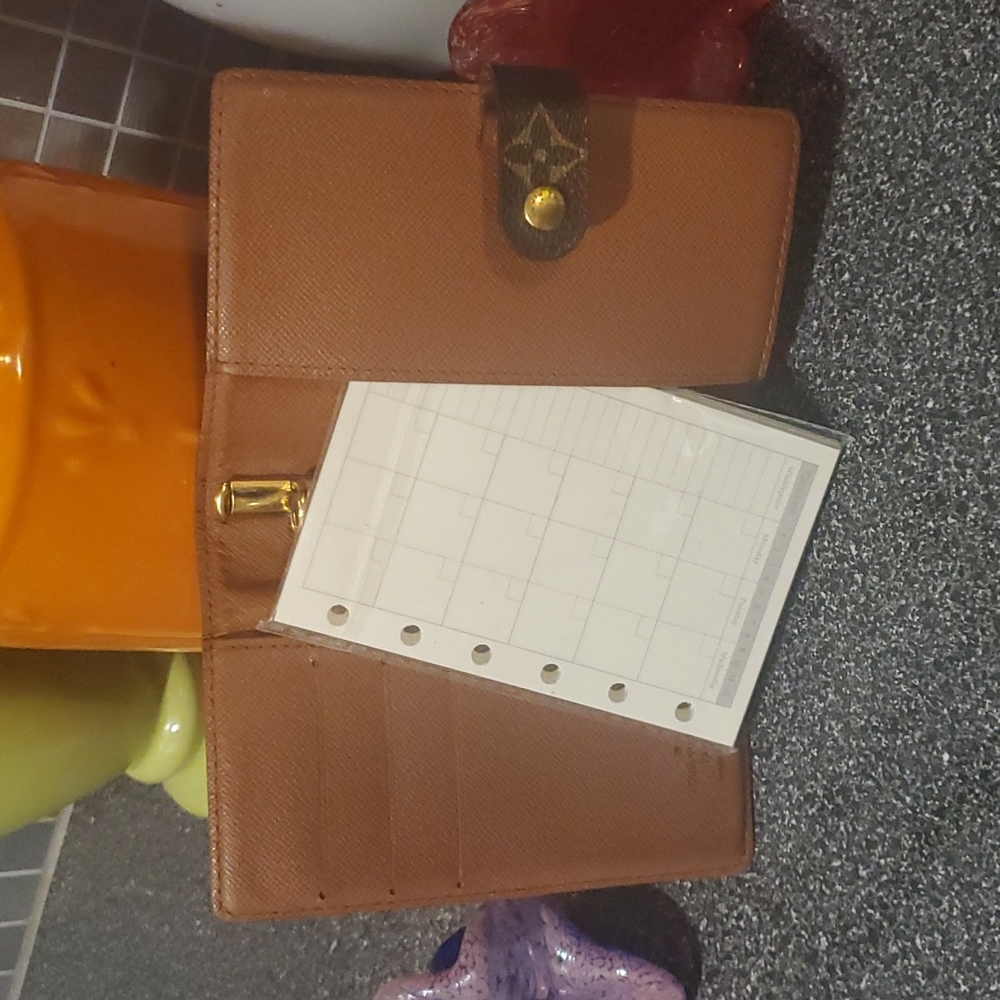 Louis Vuitton Monogram Agenda - Picture 7 of 13